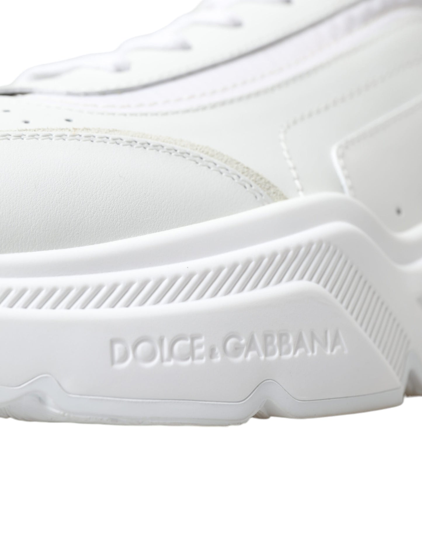 Elegant White DAYMASTER Casual Sneakers