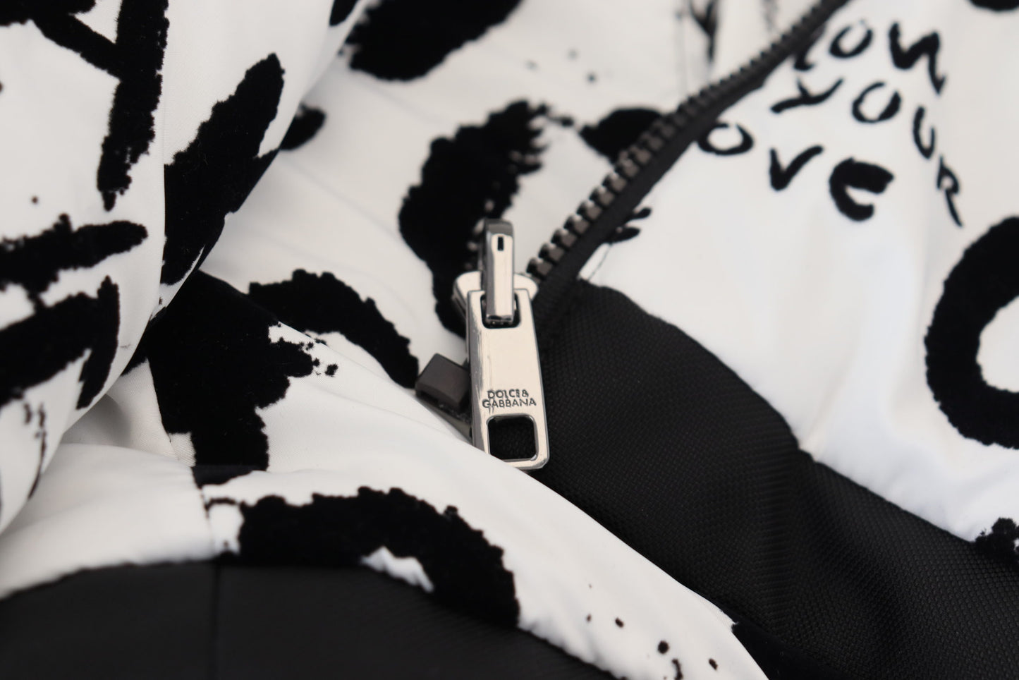 Elegant Graphic Print Zip Jacket
