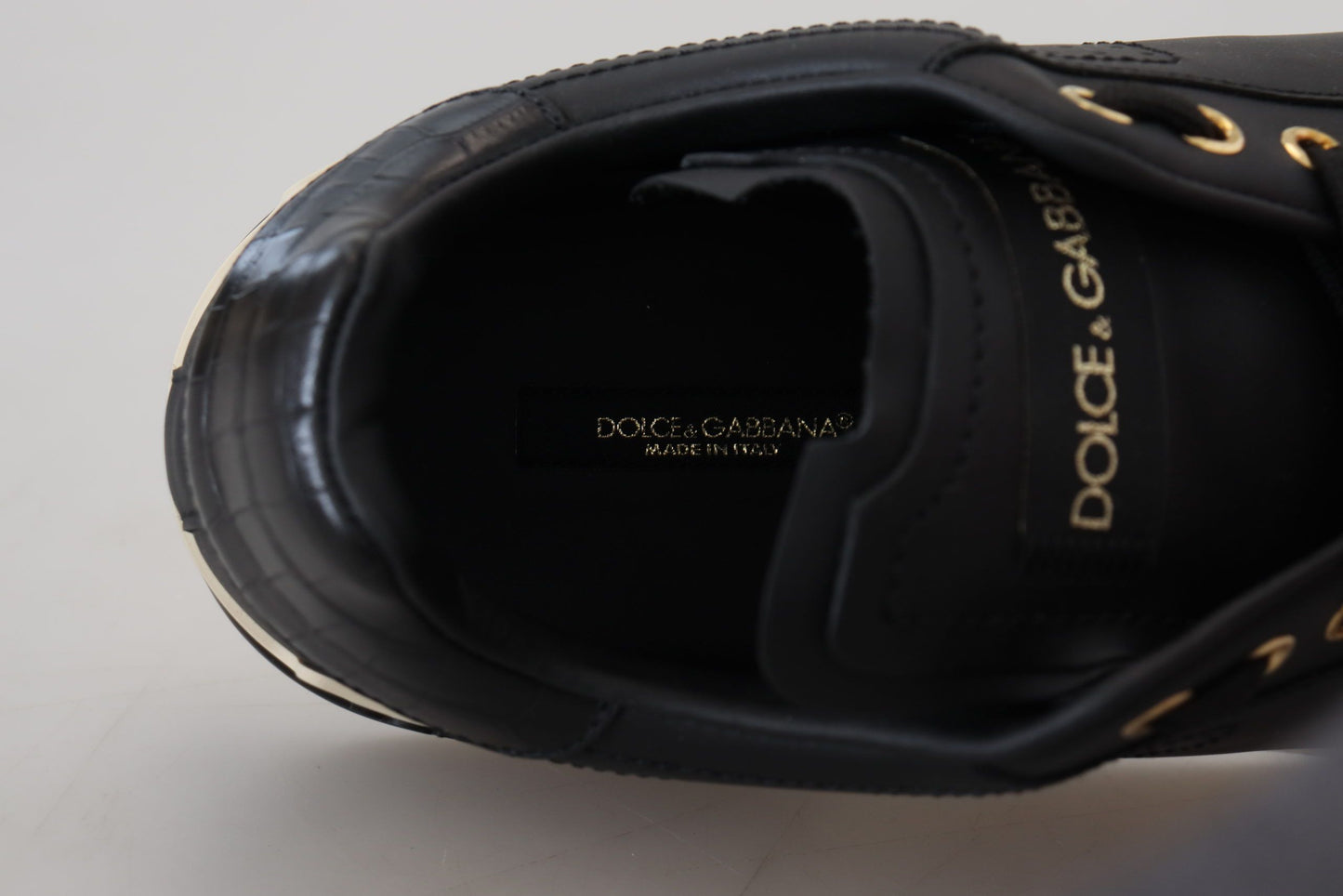 Elegant Black Leather Low Top Sneakers