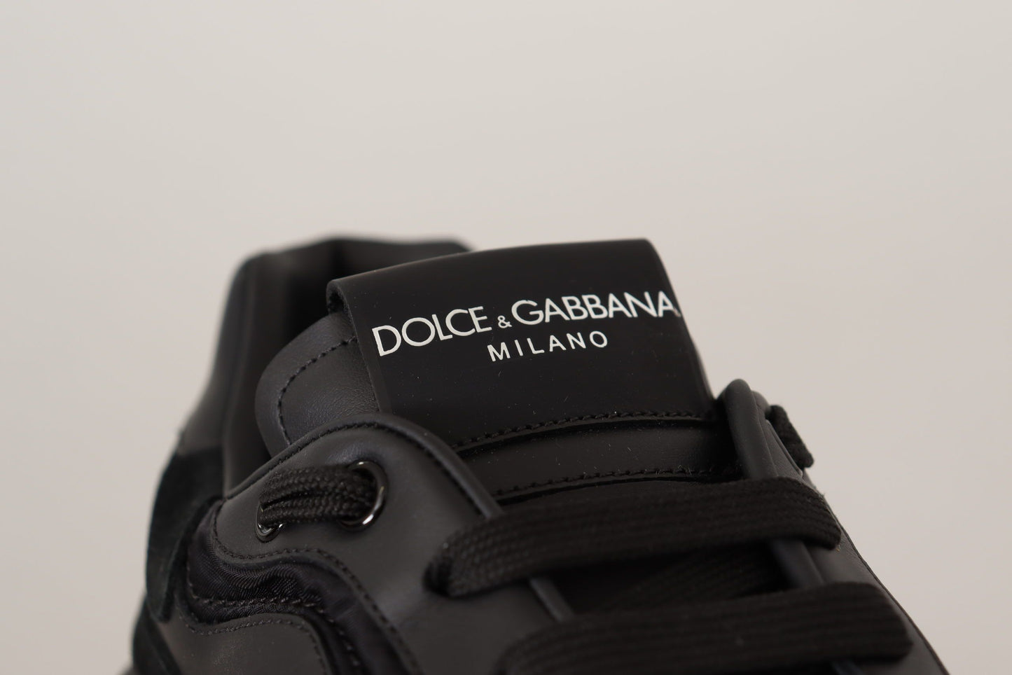 Elegant Daymaster Casual Sneakers in Black