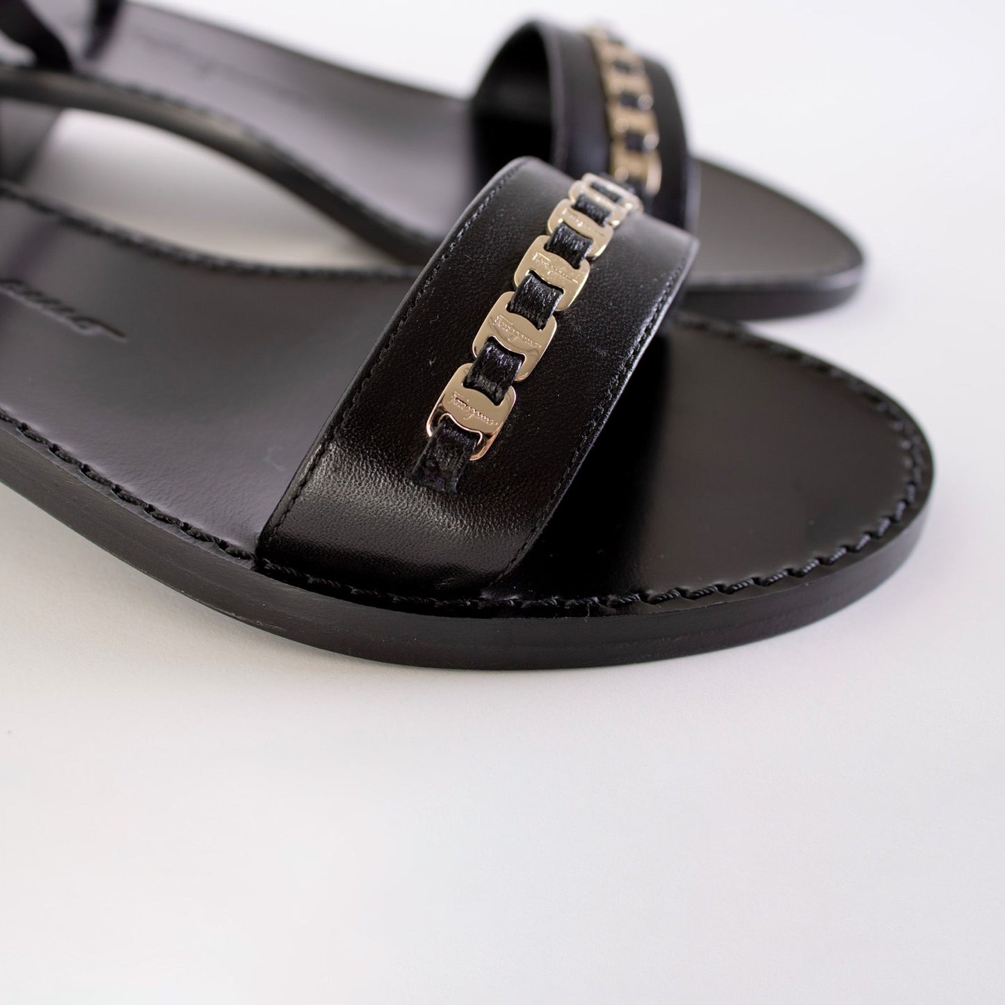Elegant Black Leather Sandals - Timeless Elegance