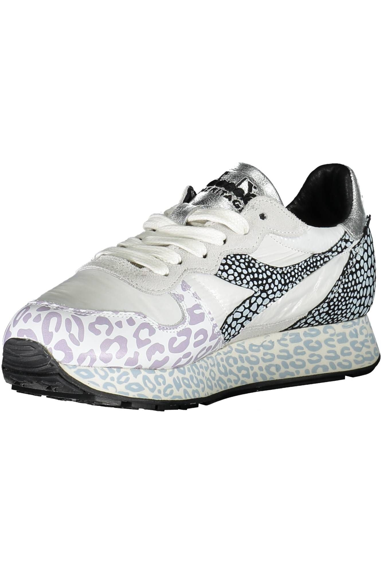 Chic White Lace-Up Sports Sneakers with Contrast Sole