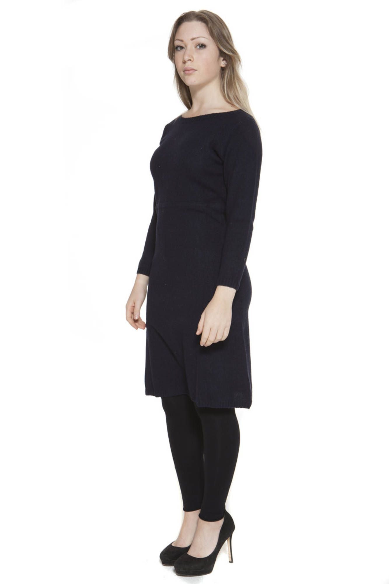 Chic Quarter-Sleeve Wool Dress with Back Zip Detail