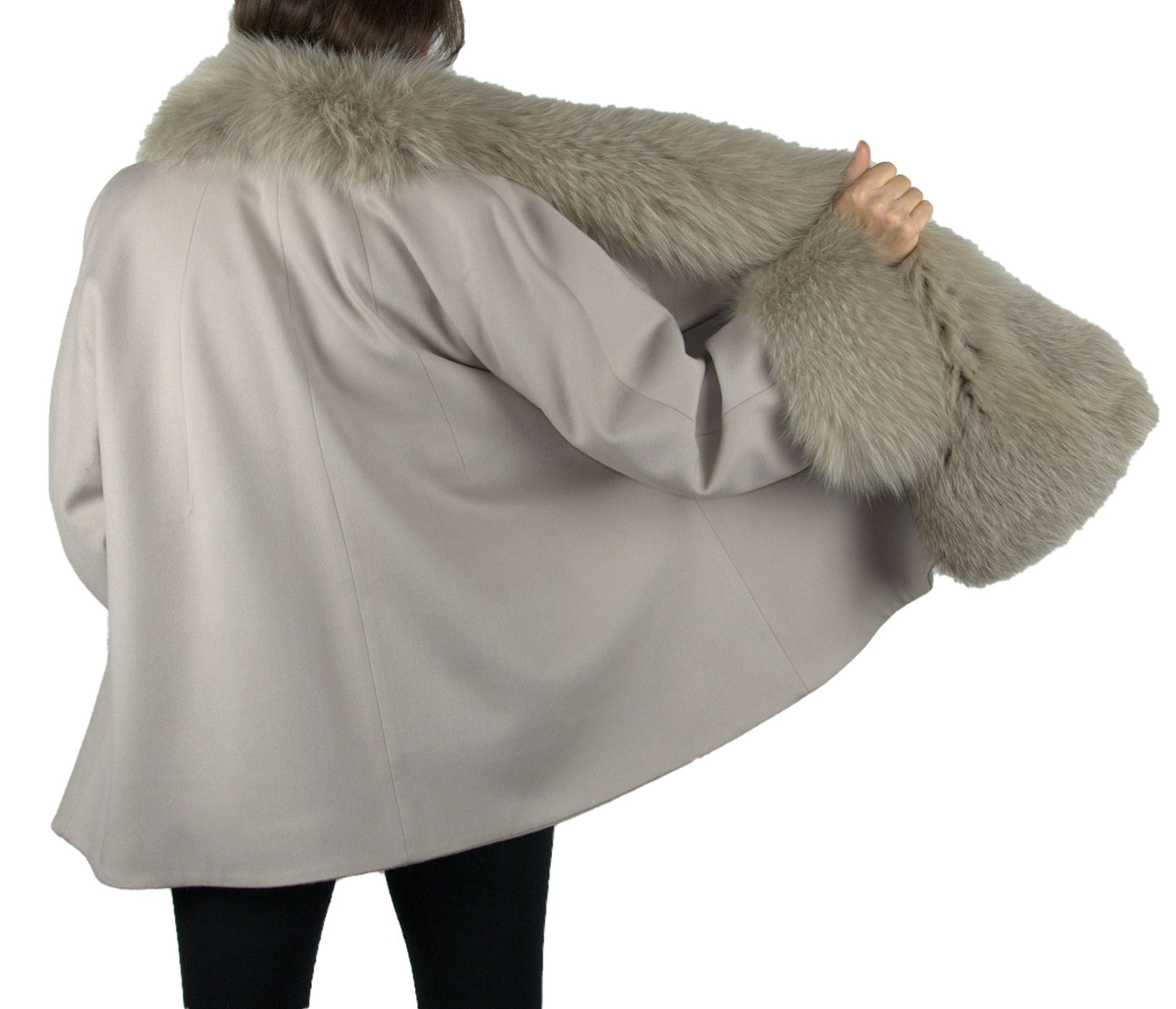 Elegant Beige Coat with Luxe Fox Fur Trim