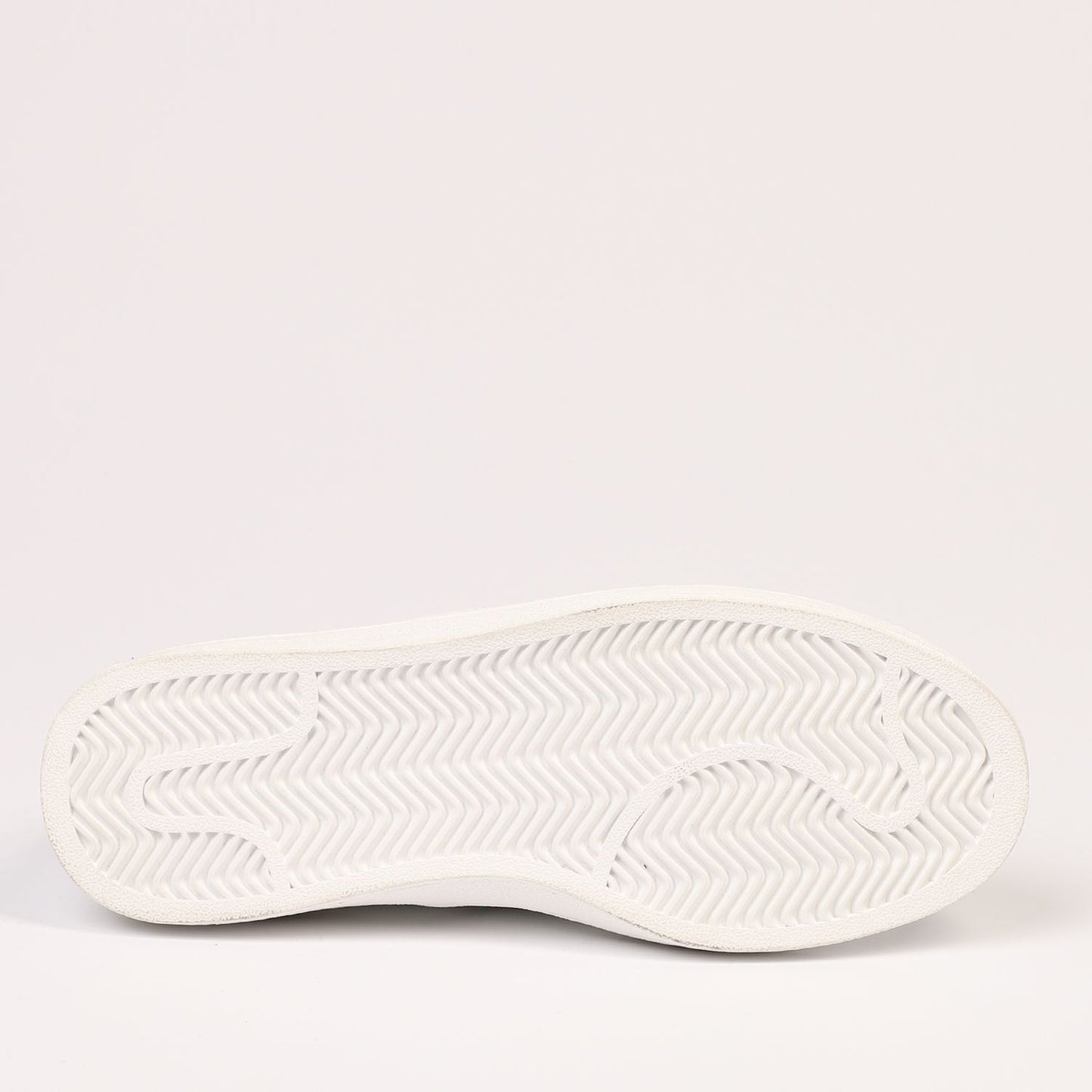 Chic White Slip-On Sneakers with Logo Detail