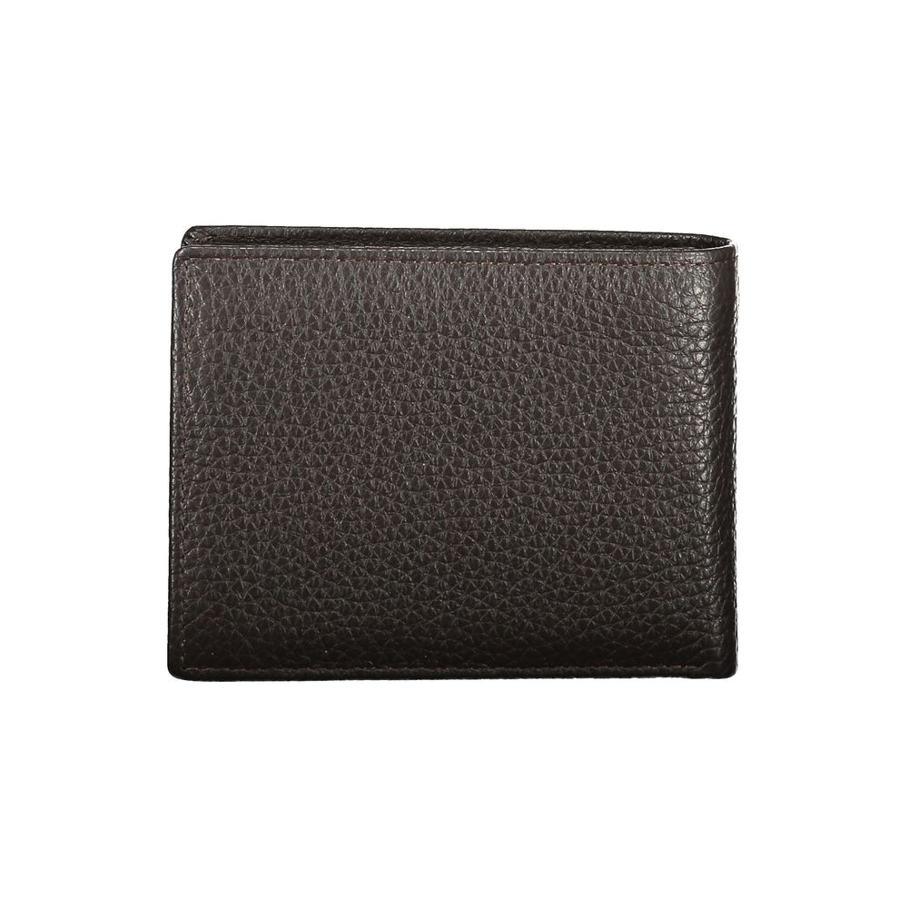 Elegant Dual-Compartment Leather Wallet