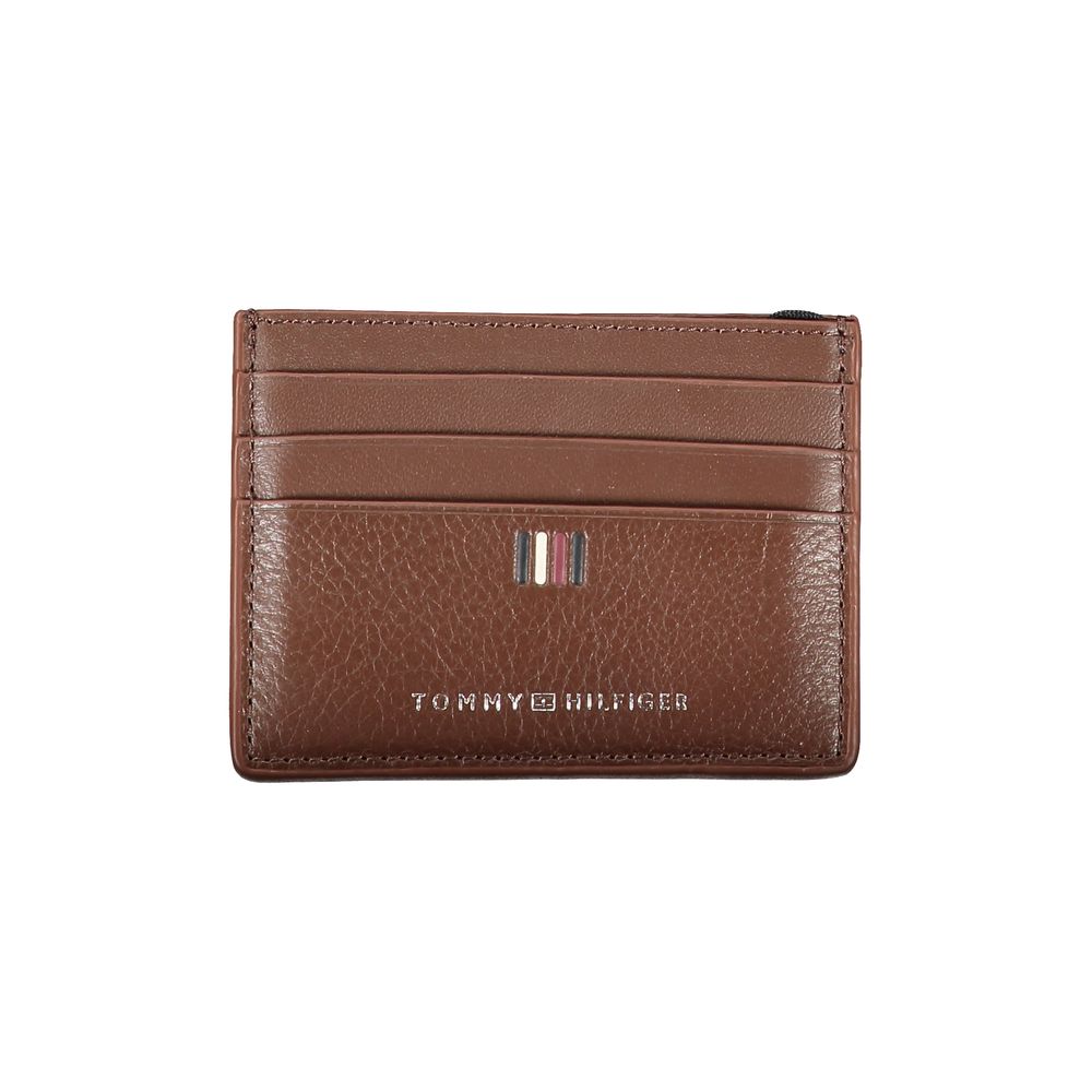 Sleek Leather Card Holder with Contrast Detailing