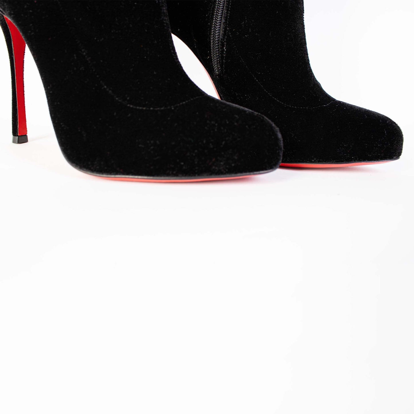 Elegant Velvet High-Leg Heeled Boots