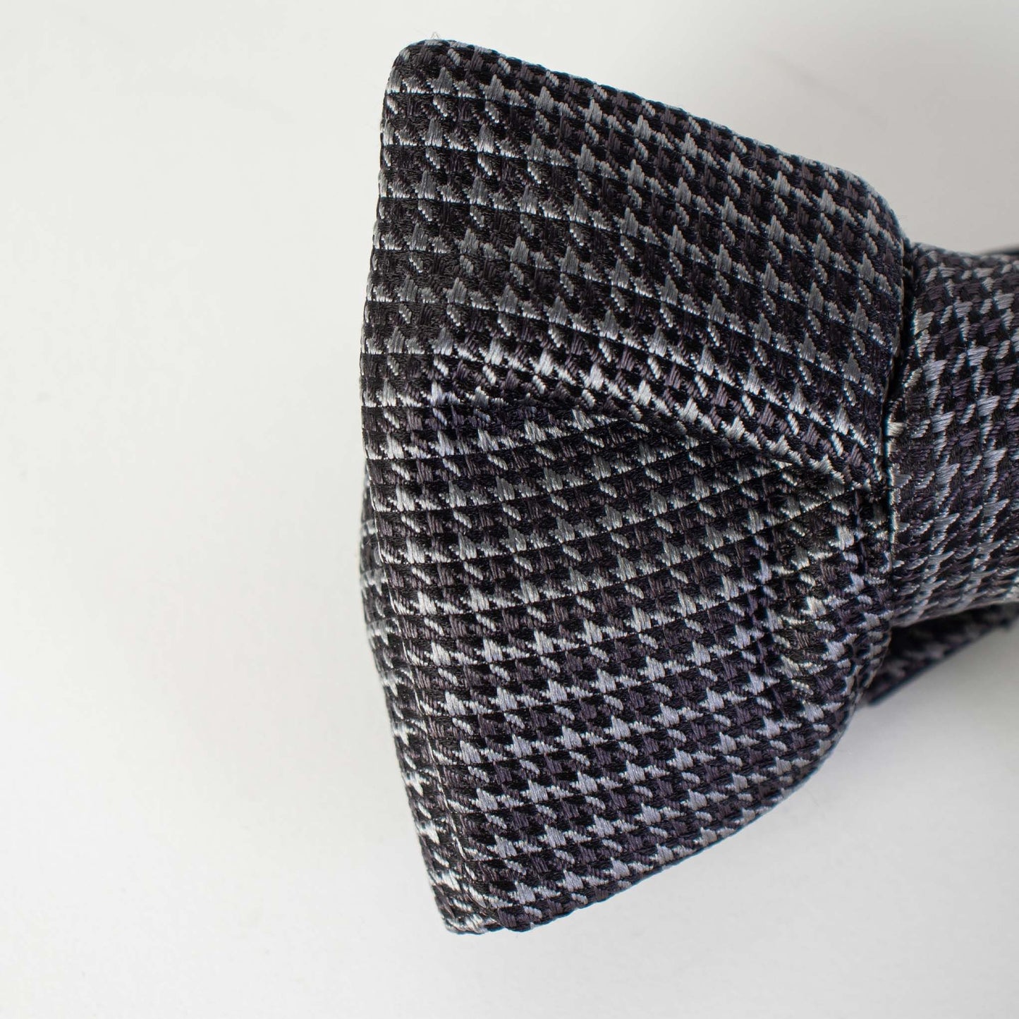 Elegant Silk Bow Tie in Black and Grey