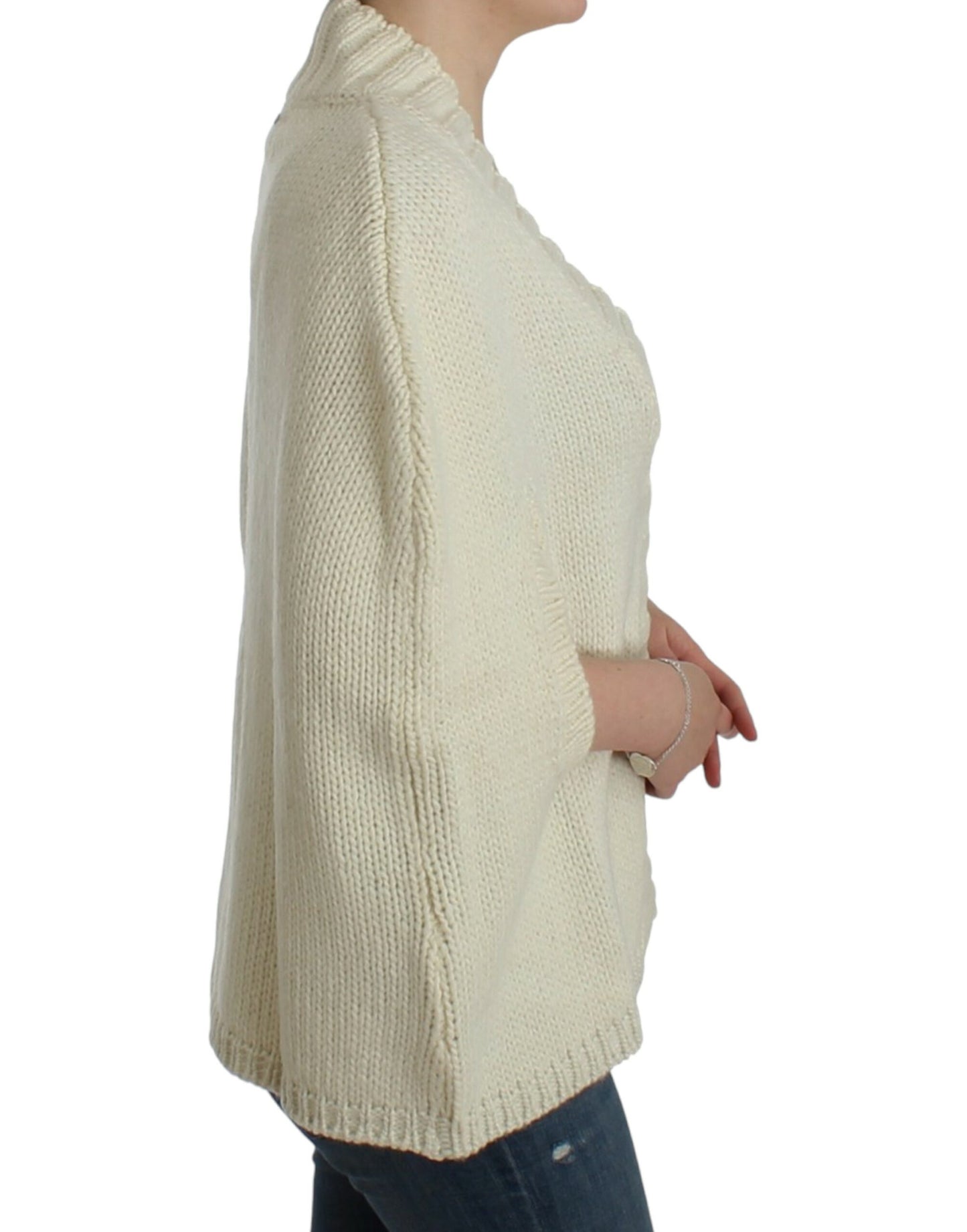 White knitted cardigan