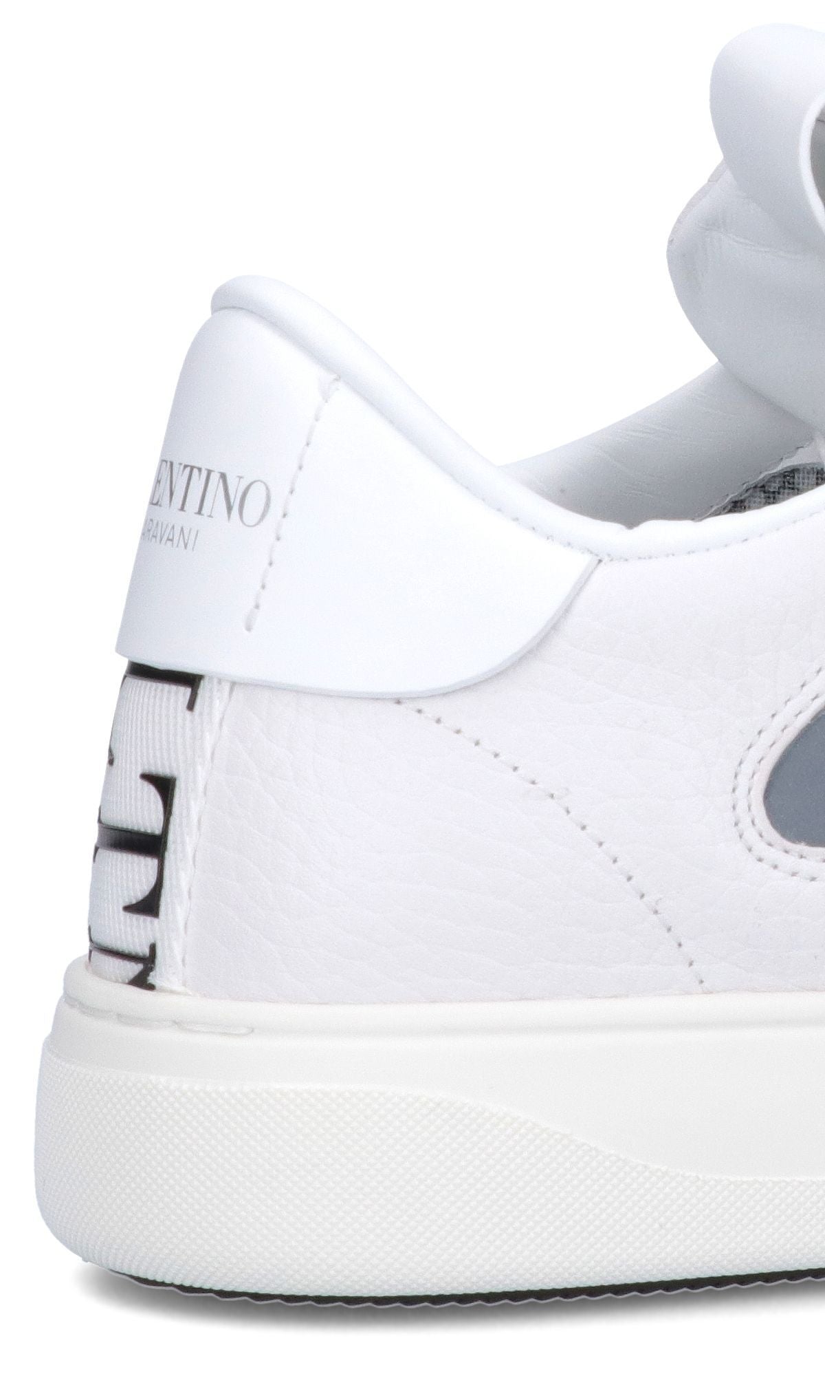 Elegant Leather Low-Top Sneakers in Monochrome