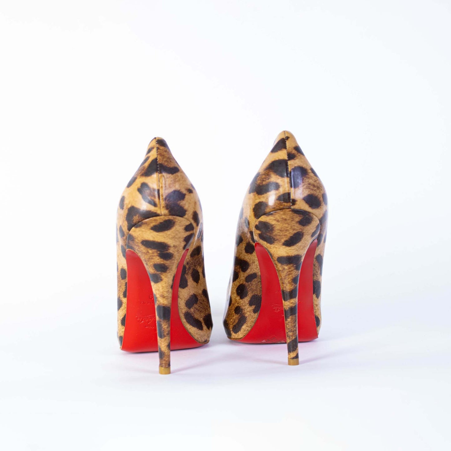 Elegant Leopard Print Leather Pumps