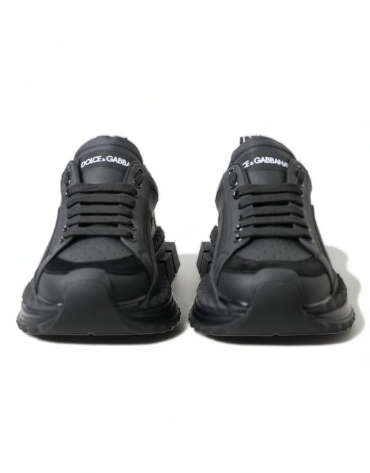 Elegant Black Super Queen Sneakers