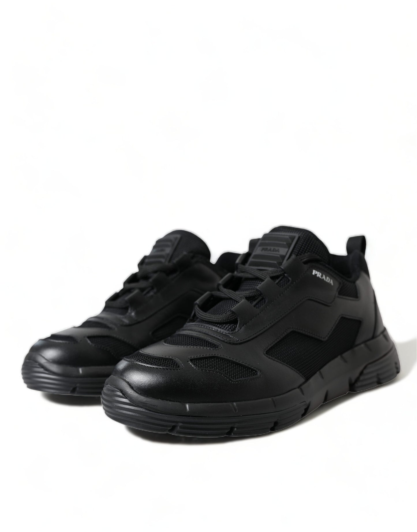 Sleek Low Top Leather Sneakers in Timeless Black