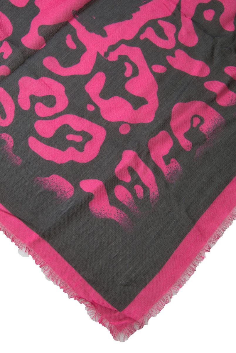 Elegant Pink Cashmere-Blend Square Scarf