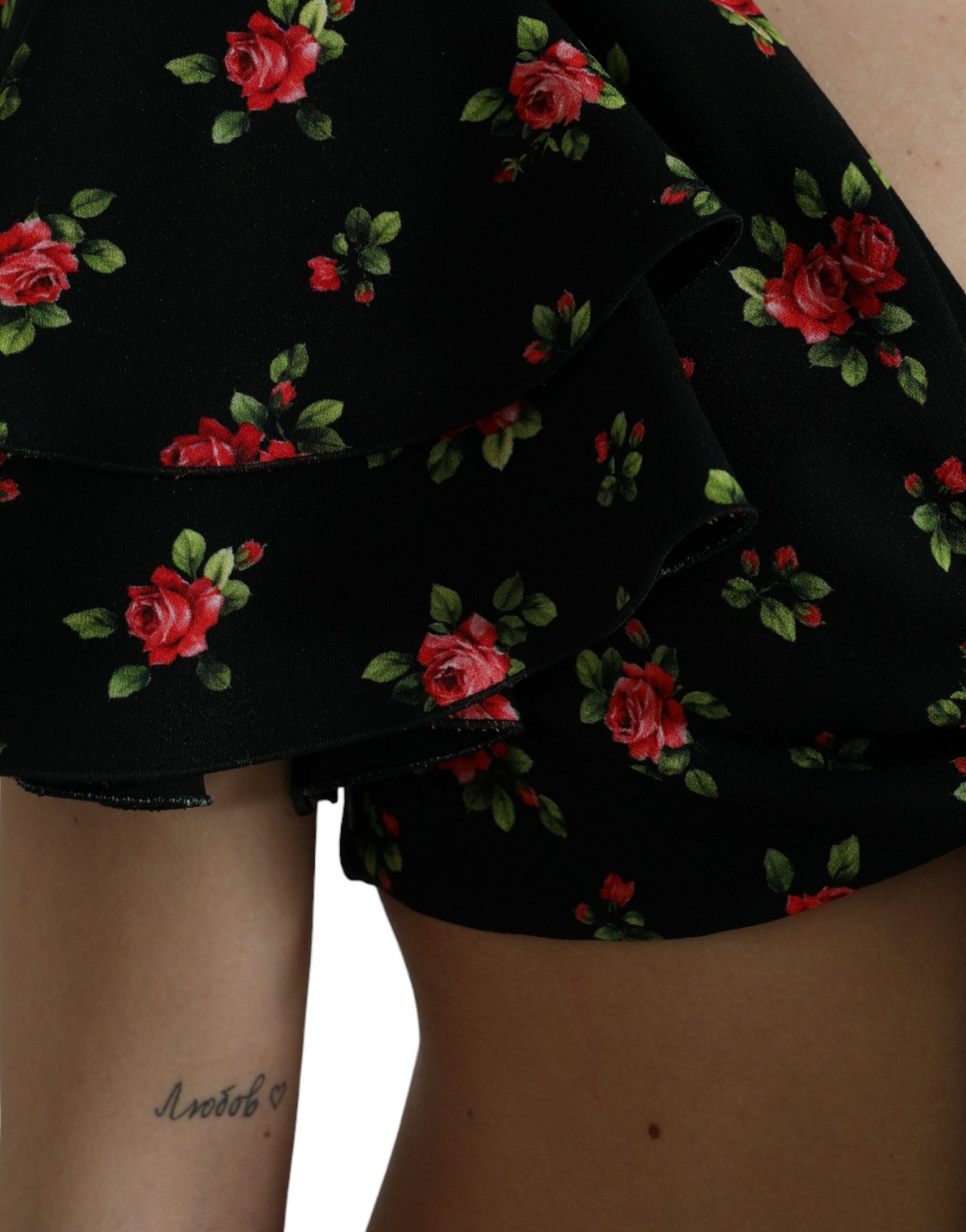 Black Floral Print Short Sleeves Cropped Top