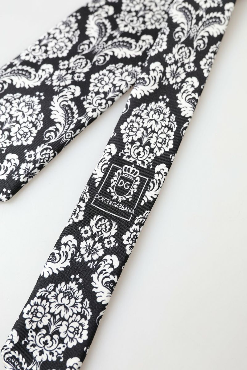 Exclusive Silk Bowtie in Black and White