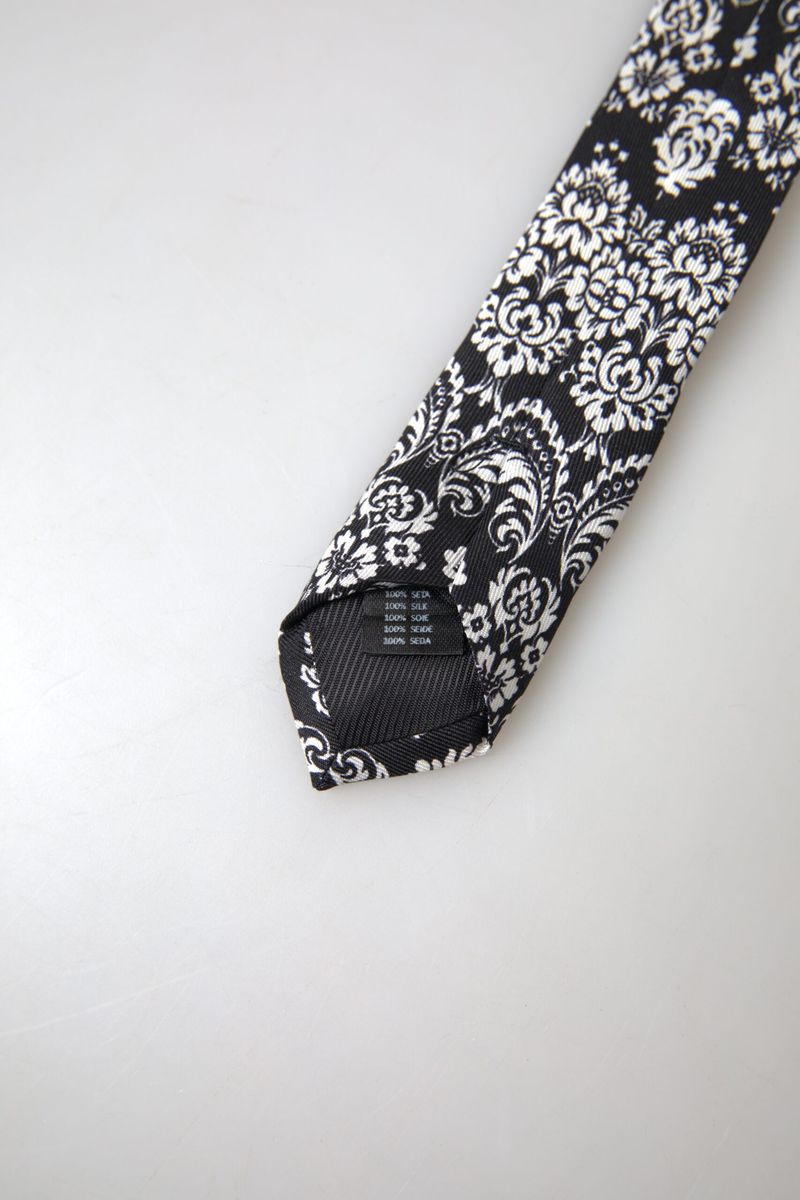 Exclusive Silk Bowtie in Black and White