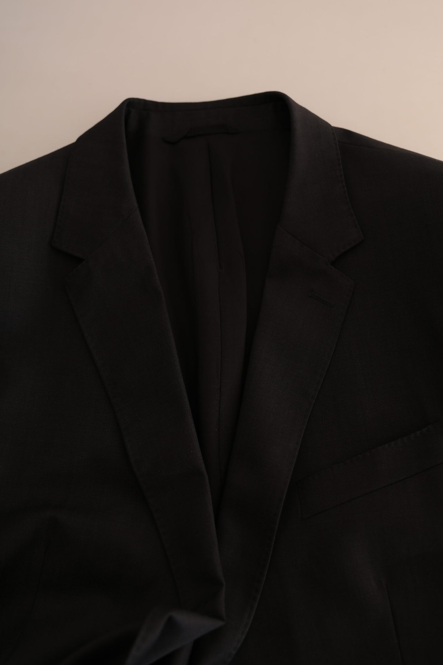 Elegant Black Virgin Wool Martini Suit