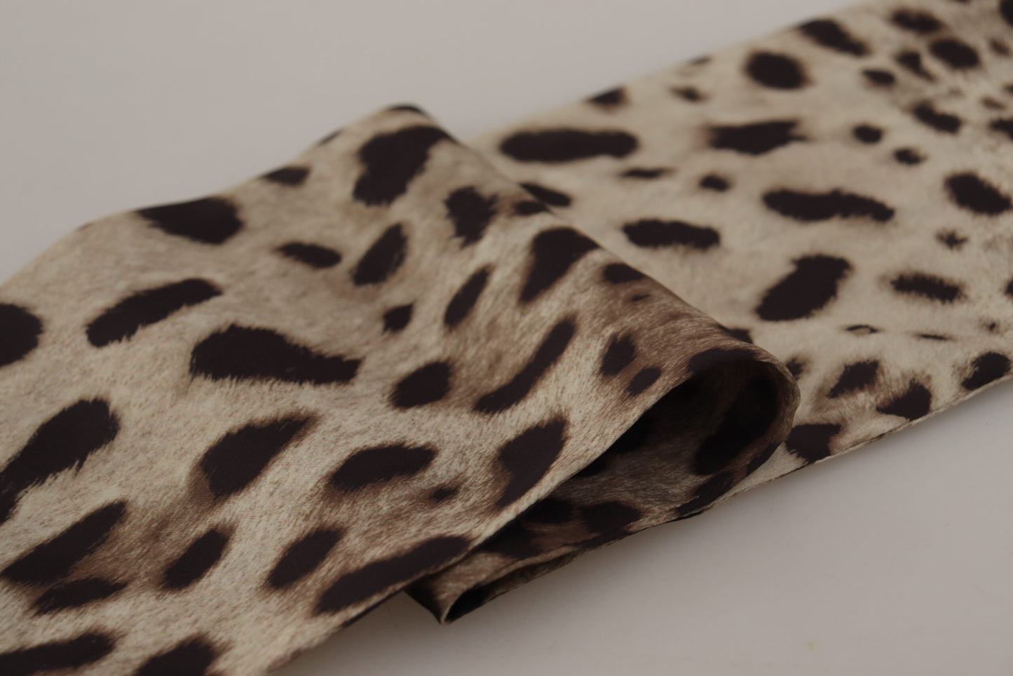 Elegant Silk Leopard Print Men's Scarf