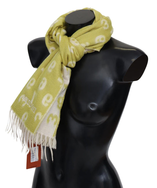 Chic Cashmere Scarf with Signature Pattern