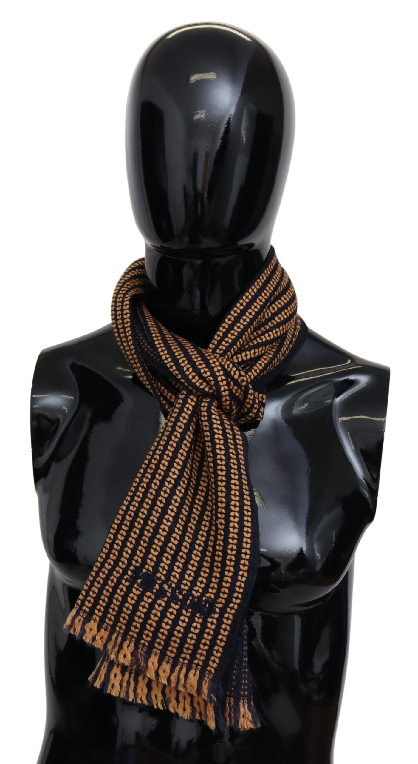 Elegant Wool Patterned Scarf with Fringes