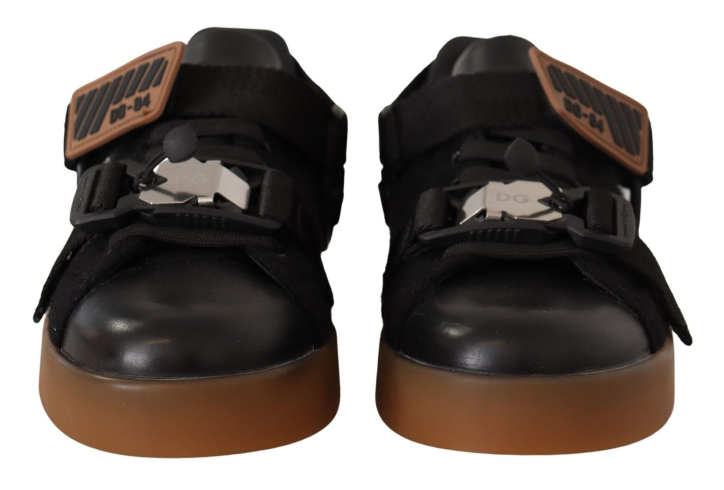 Elegant Low Top Casual Sneakers in Black