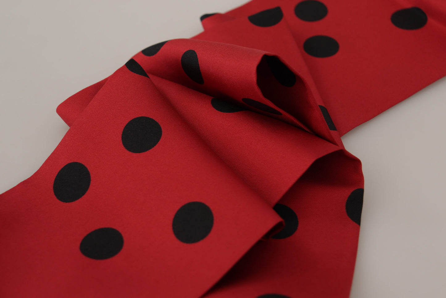 Elegant Silk Men's Scarf in Black and Red