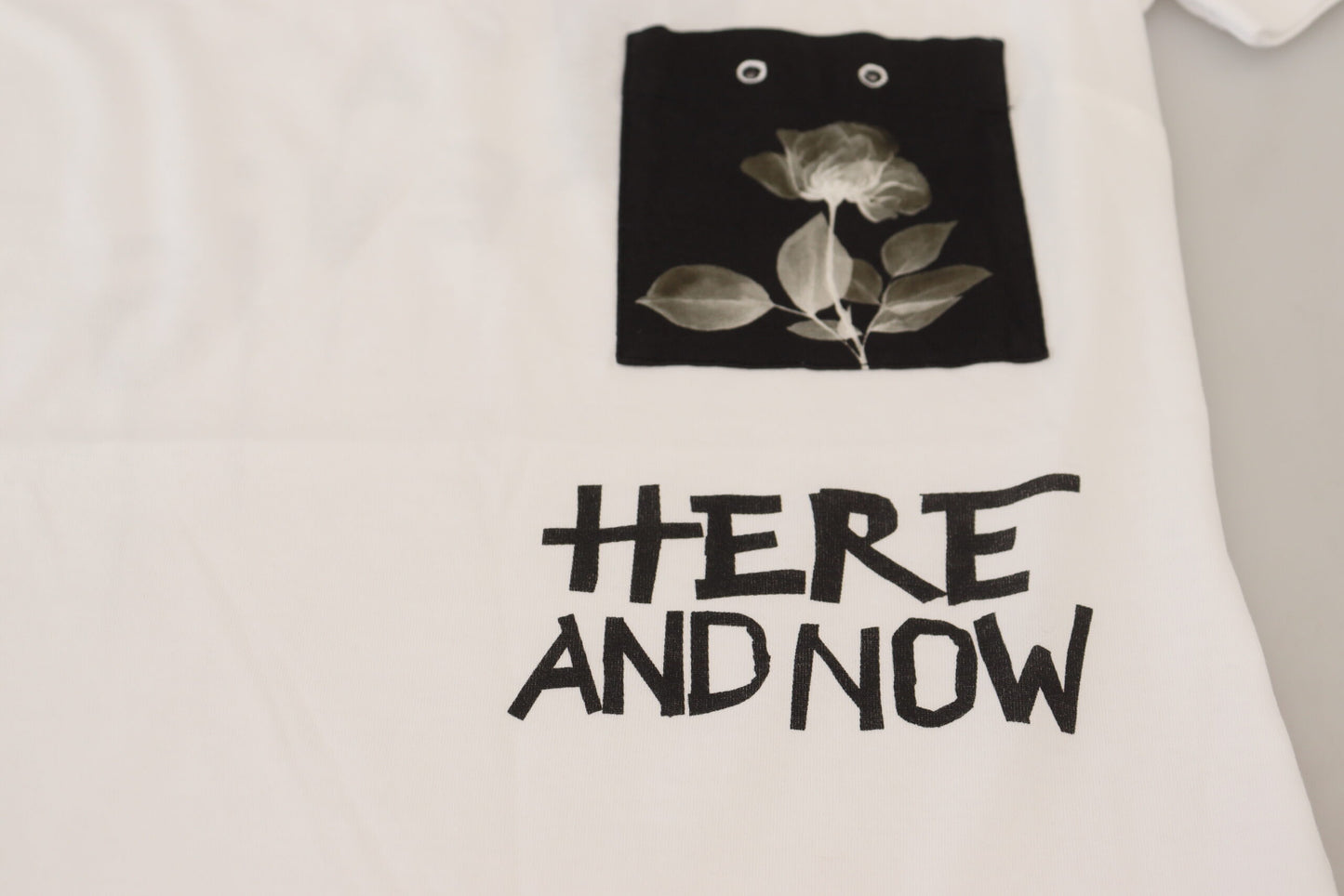 Chic Monochrome 'Here and Now' Cotton Tee