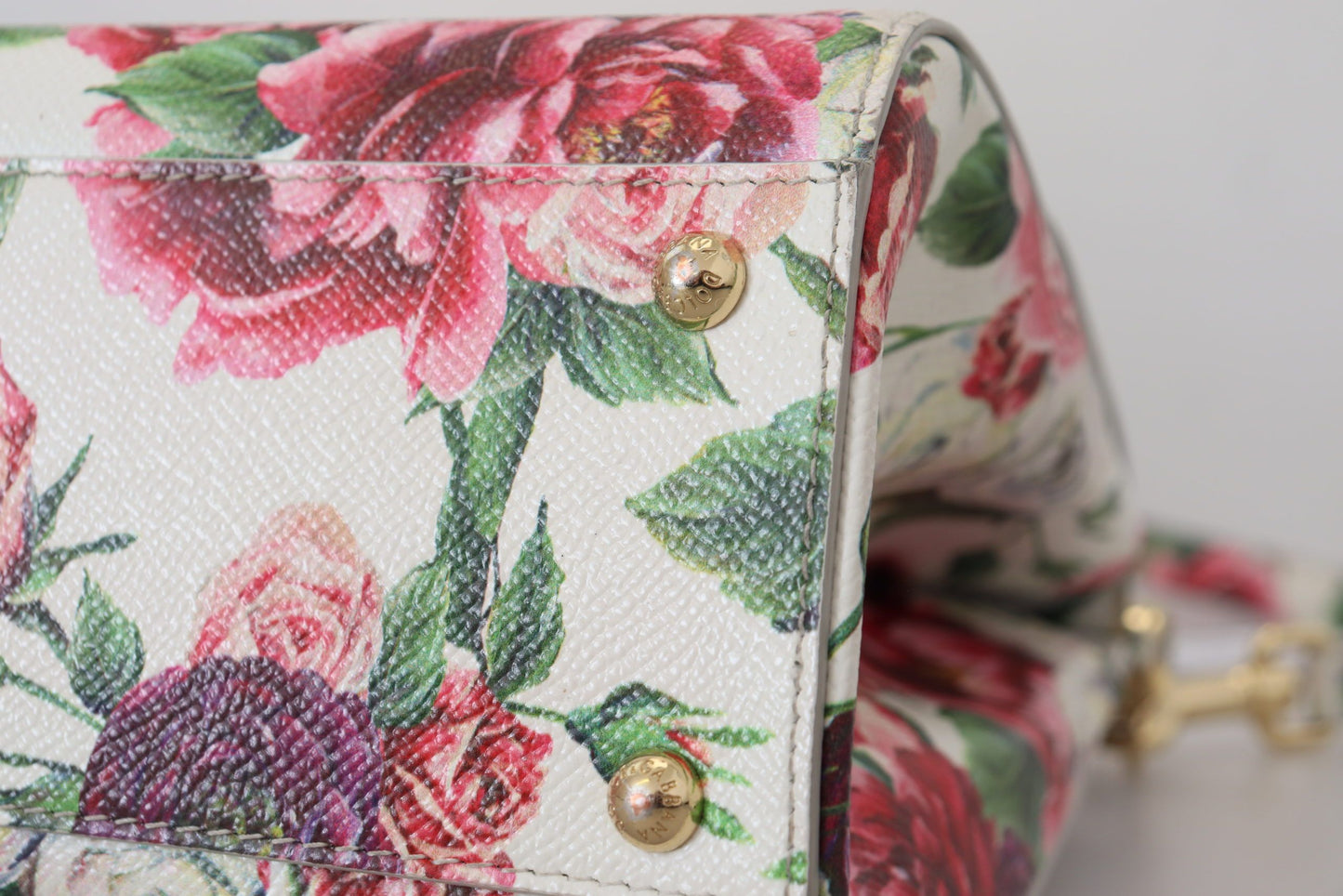 Chic Floral Sicily Shoulder Bag in White Leather