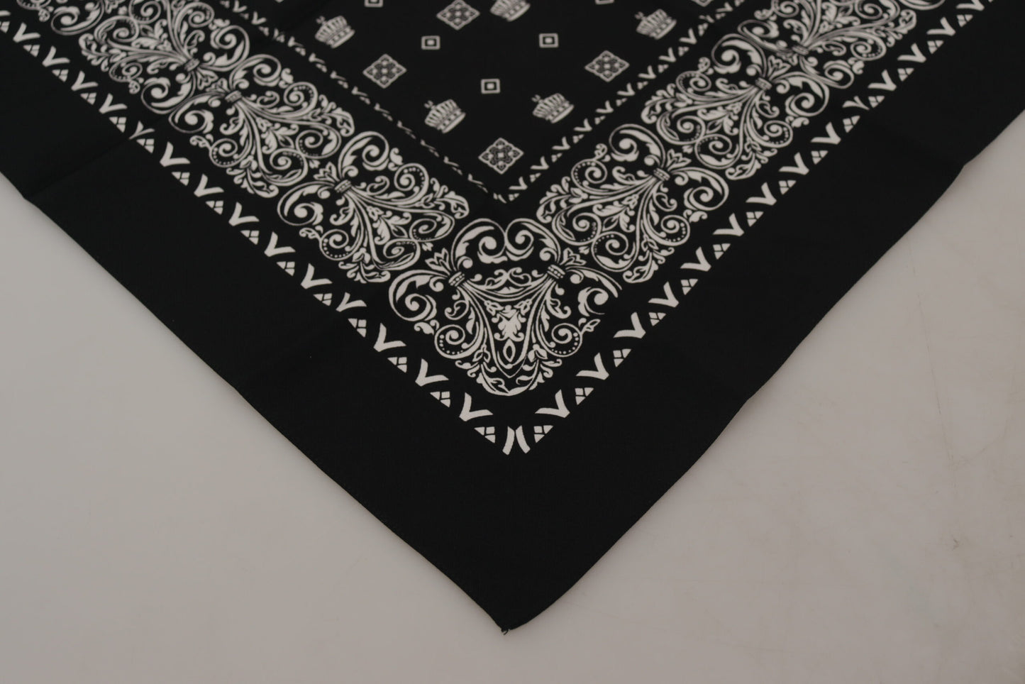 Elegant Silk Men's Bandana Scarf