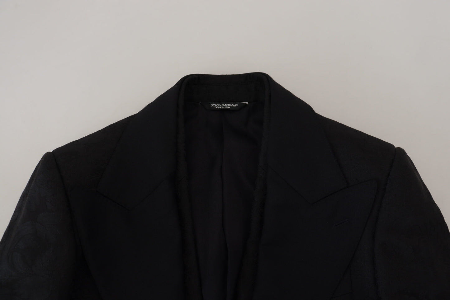 Elegant Black Martini Suit for the Modern Man