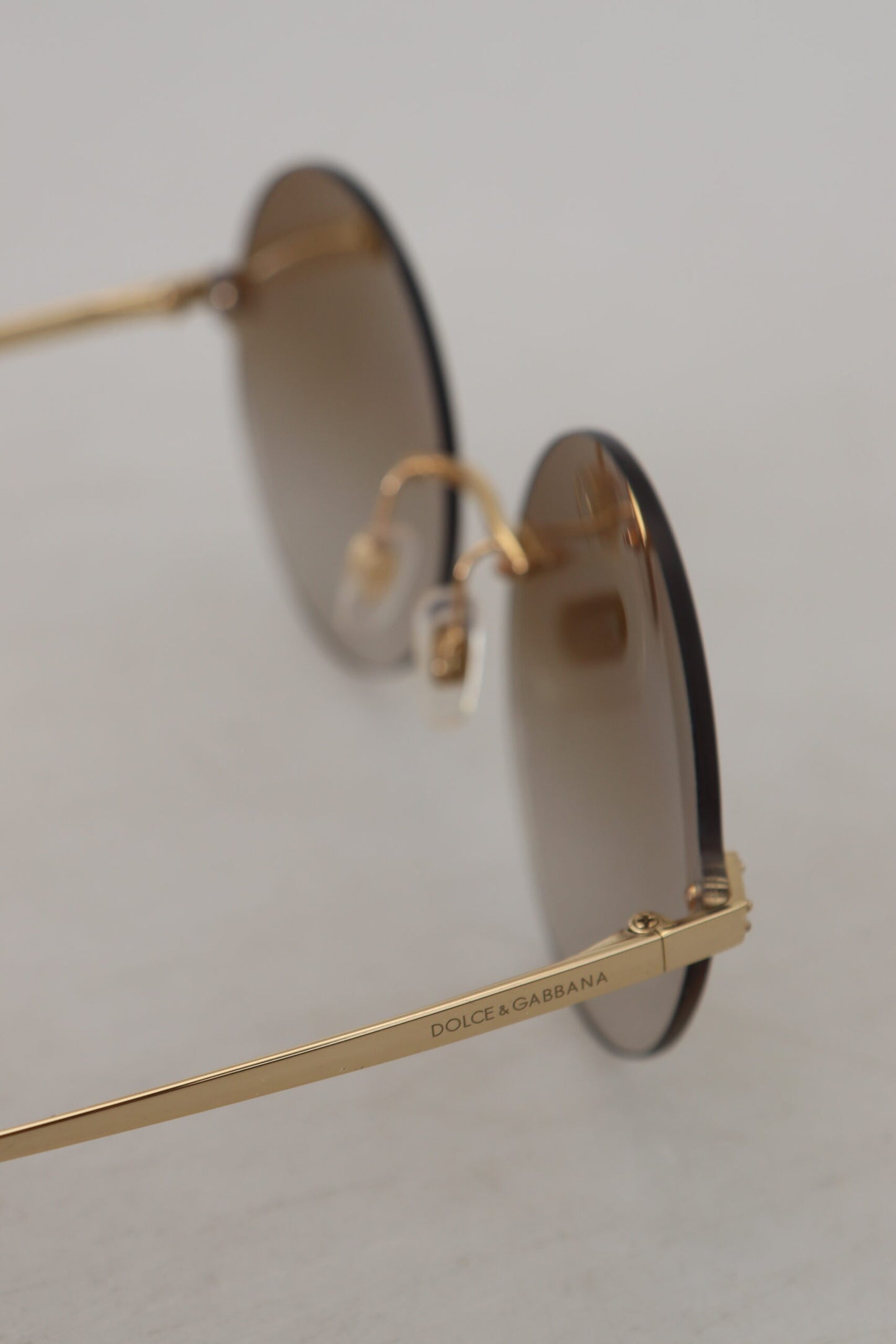 Vintage-Inspired Round Golden Sunglasses