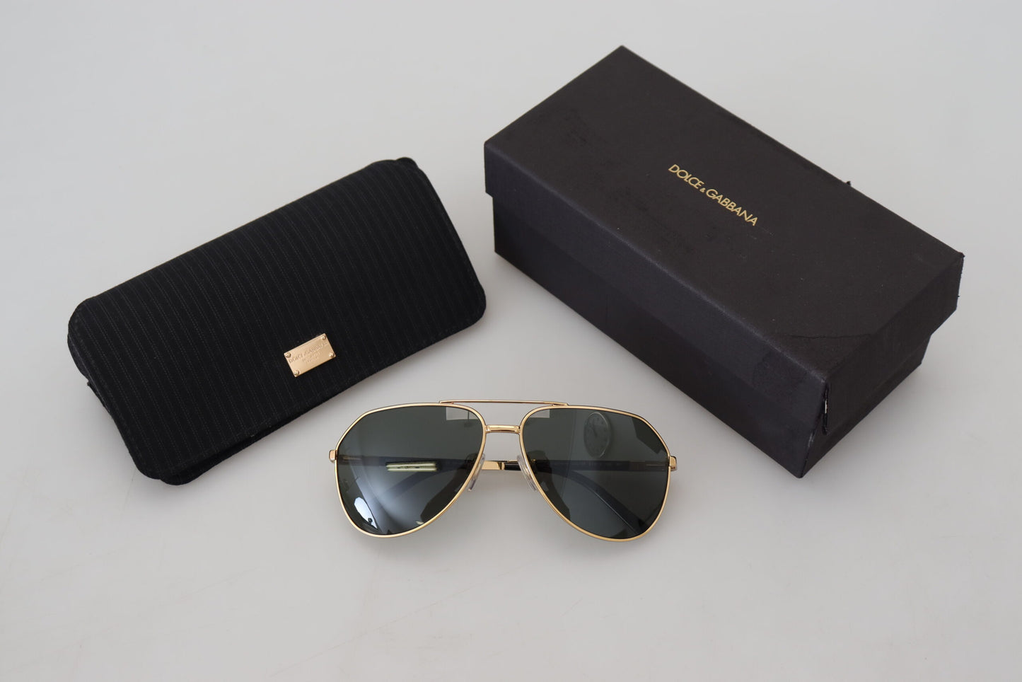 Golden Aviator Elegance Sunglasses