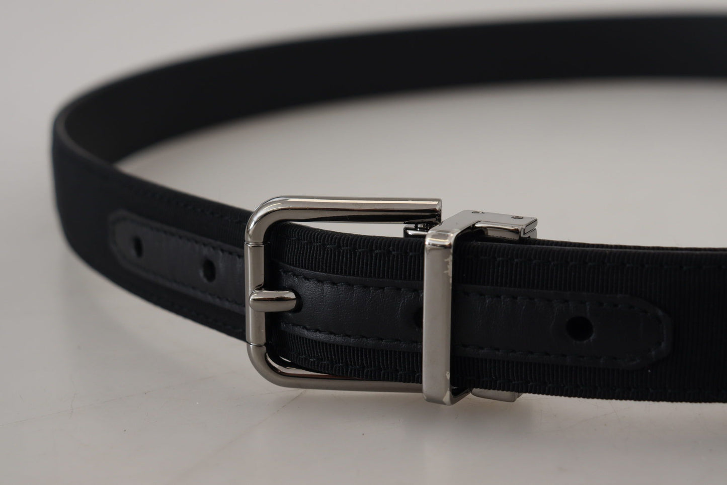 Elegant Black Leather Belt with Metal Buckle