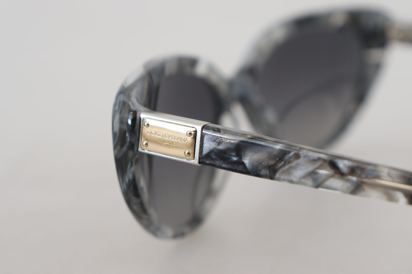 Chic Grey Acetate Designer Sunglasses