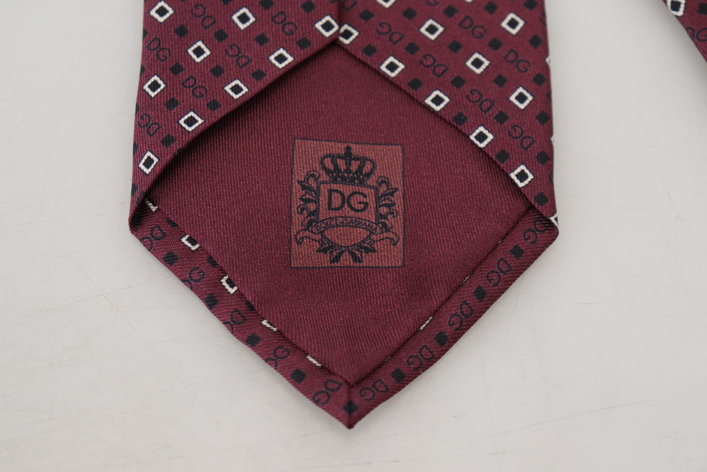 Elegant Maroon Silk Patterned Men's Tie