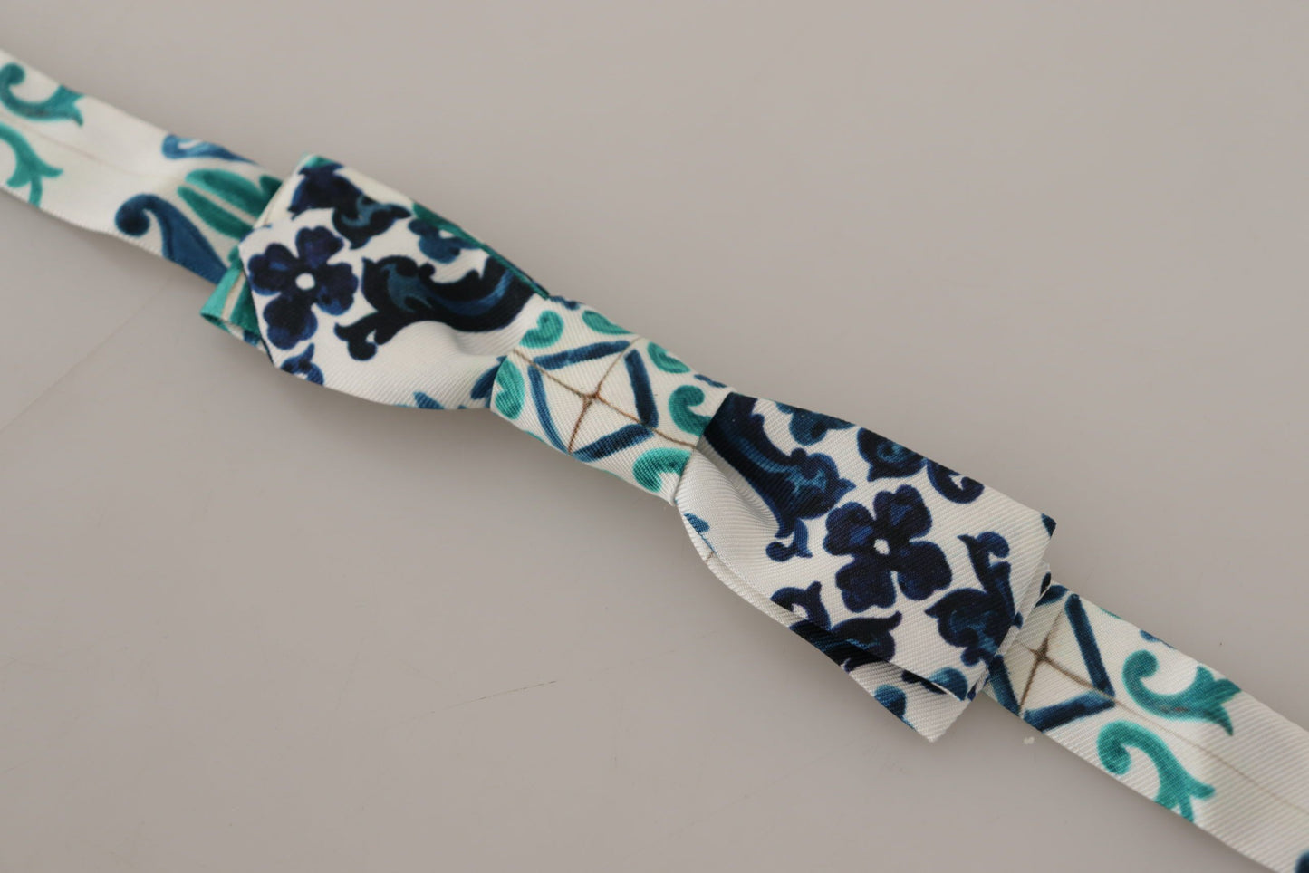 Elegant Silk Majolica Bow Tie