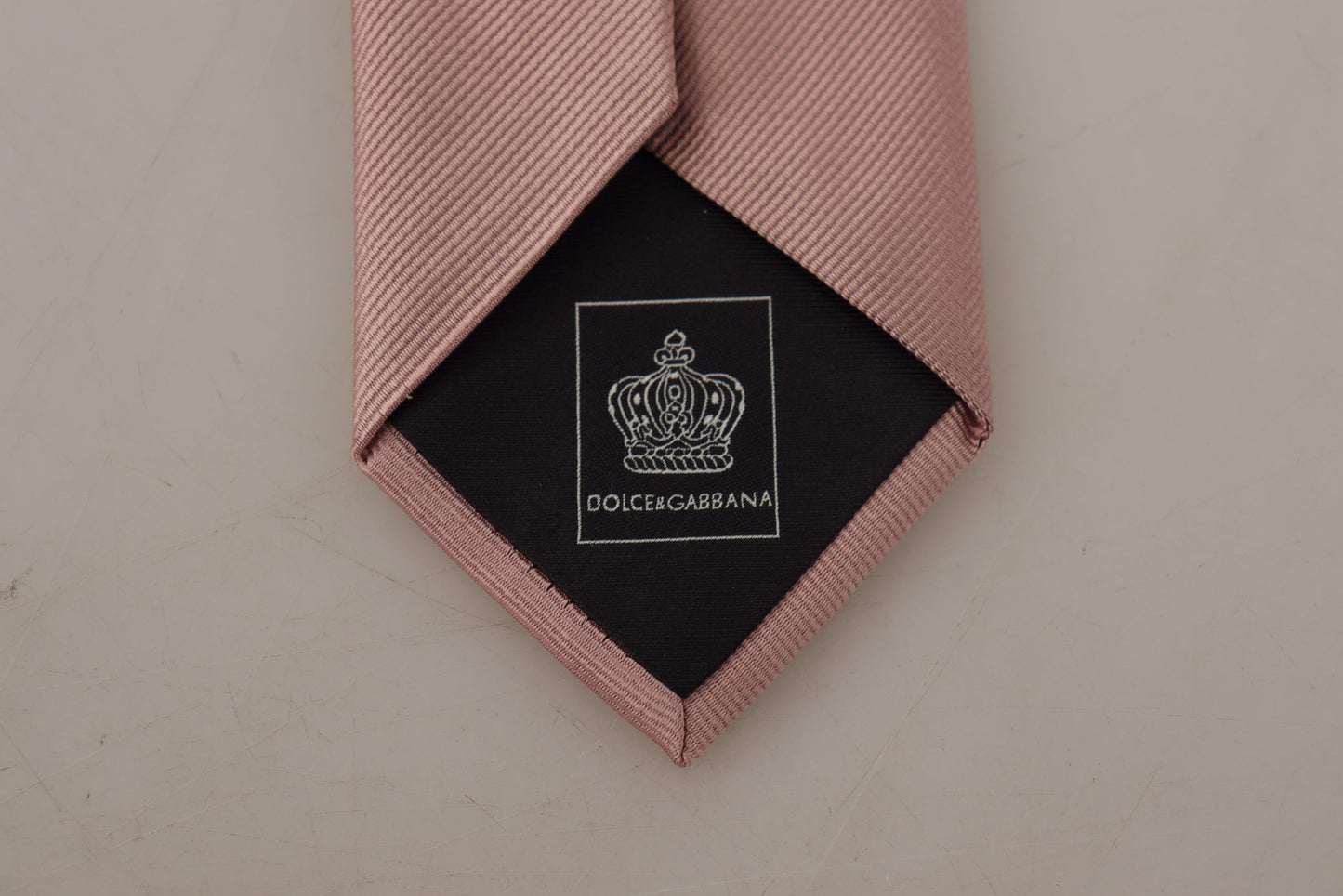 Elegant Pink Silk Tie for Sophisticated Gentlemen