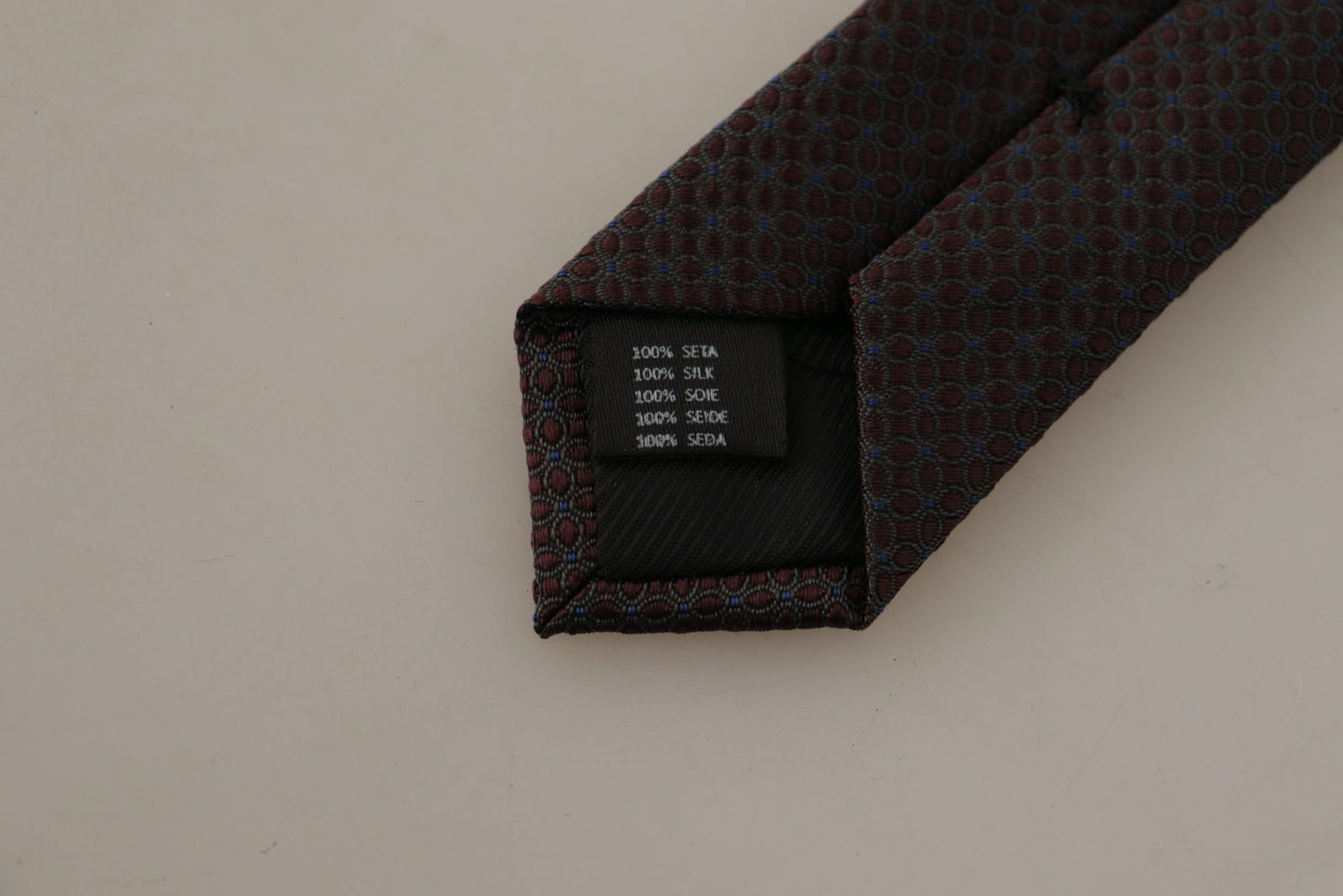 Elegant Bordeaux Silk Tie