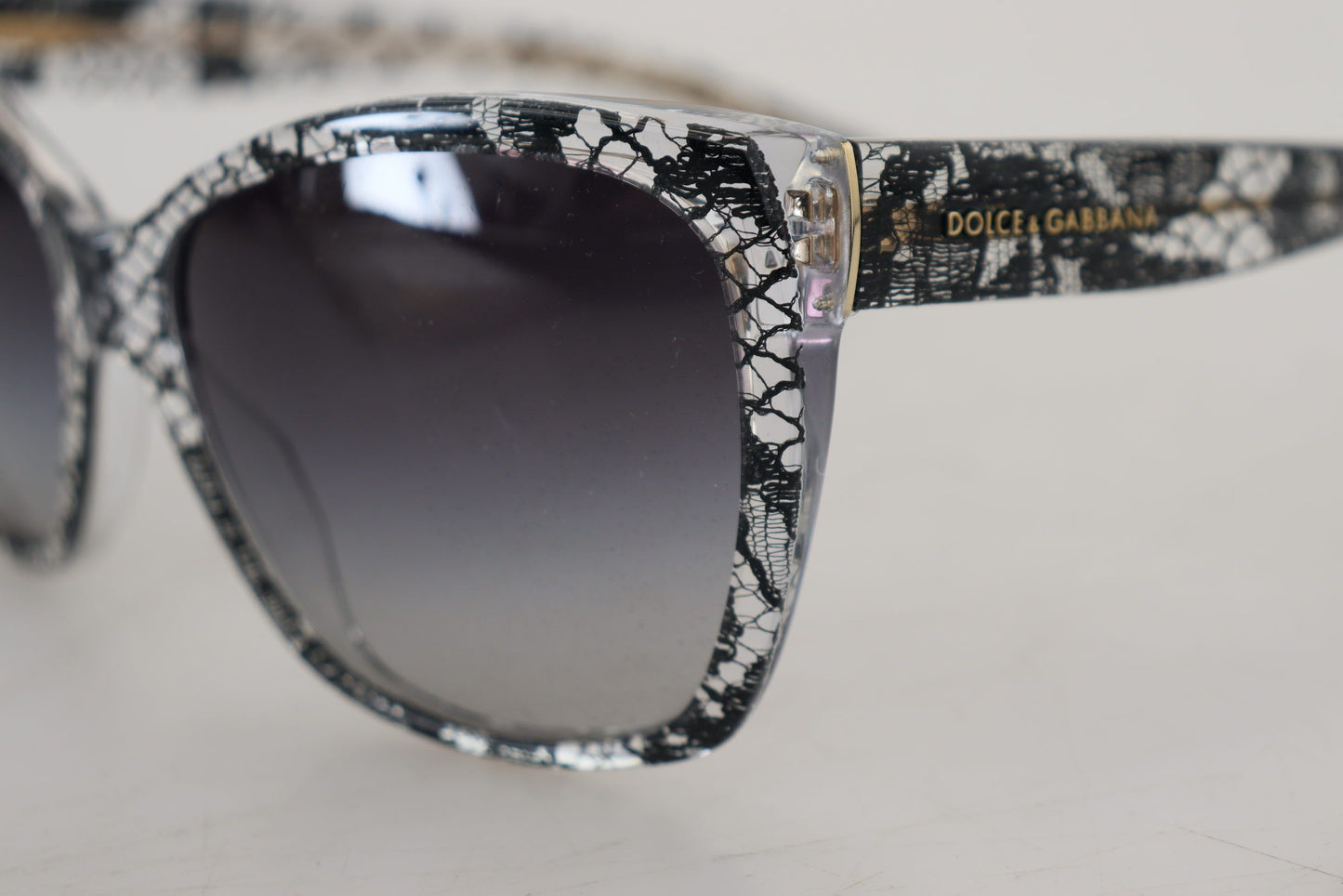 Chic White Lace Trimmed Sunglasses