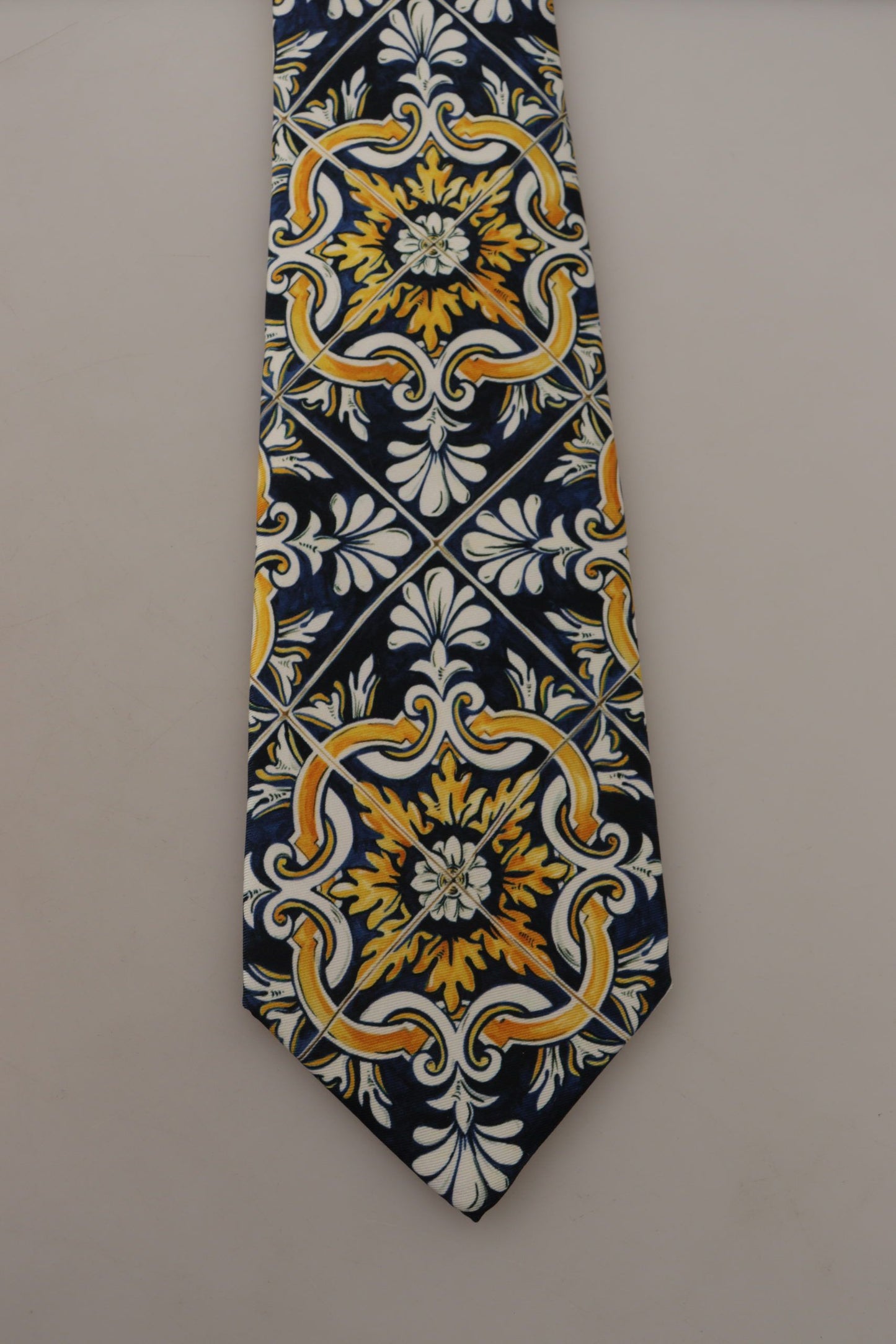 Elegant Majolica Silk Tie