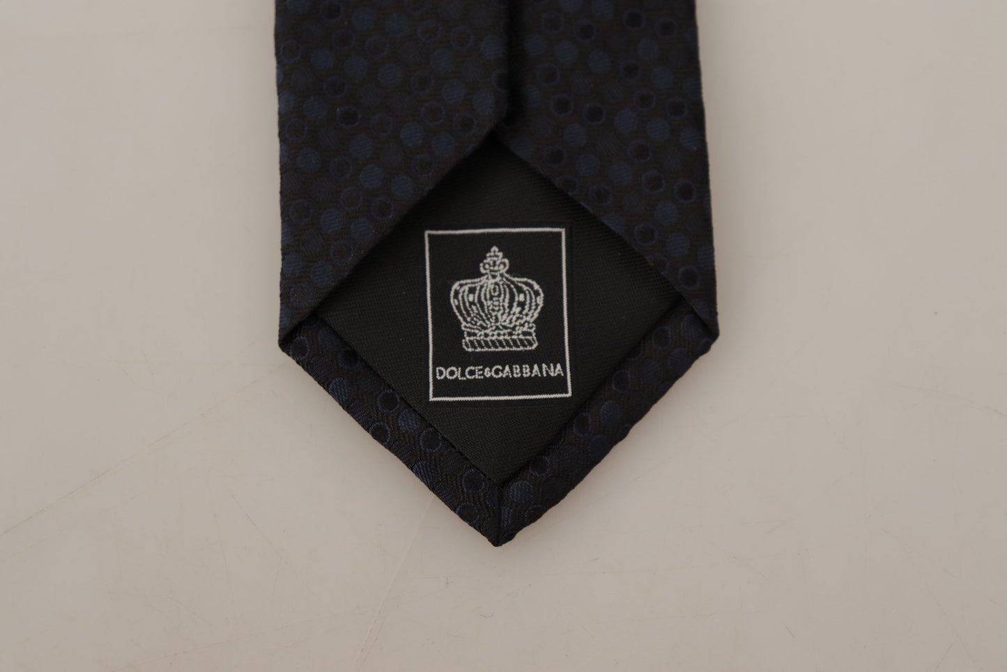 Elegant Silk Men's Tie in Classic Black