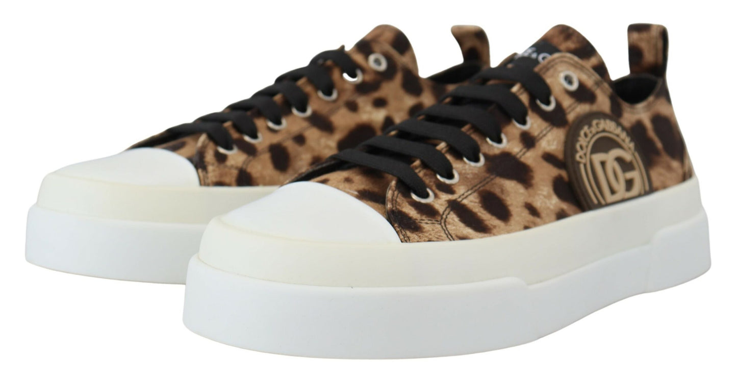 Sleek Leopard Pattern Low Top Sneakers