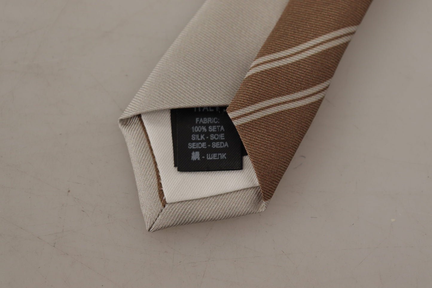 Elegant Silk Brown Tie for the Modern Gentleman