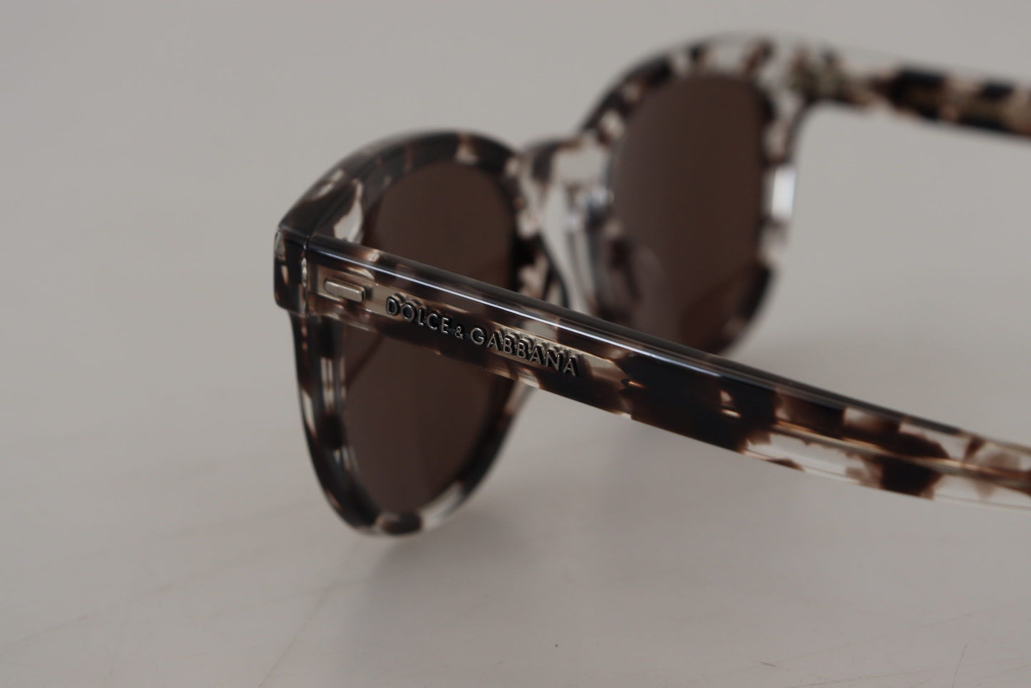 Elegant Brown Acetate Sunglasses