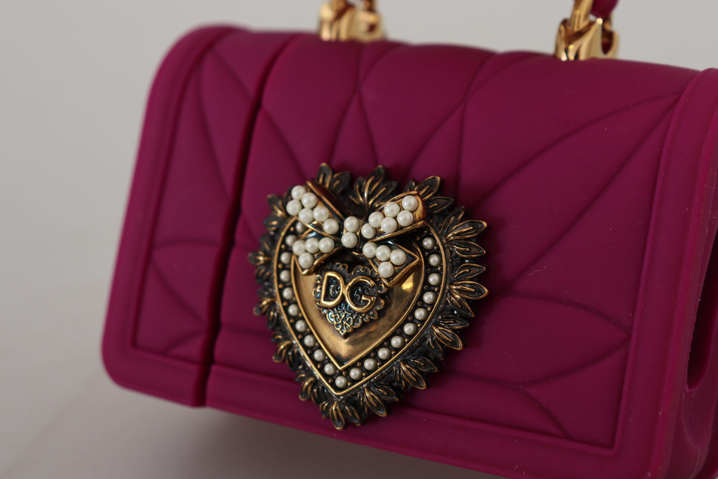 Chic Pink Silicone Airpod Case with Gold Accents