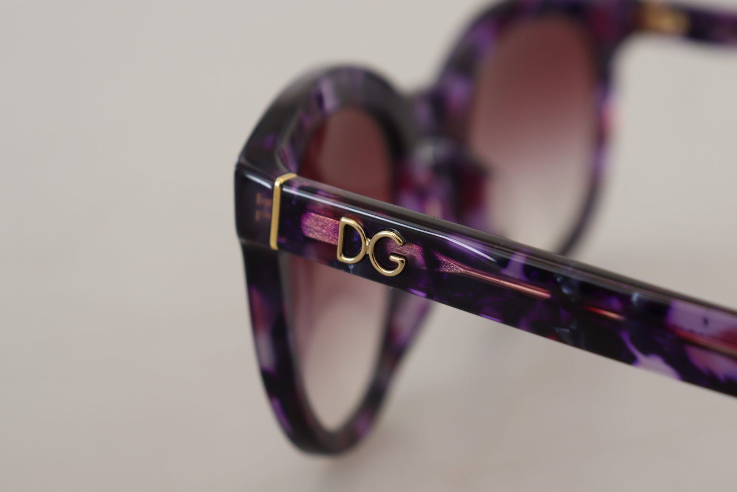 Chic Tortoiseshell Acetate Sunglasses