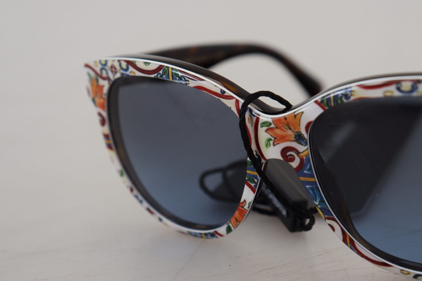 Elegant Round Majolica Print Sunglasses