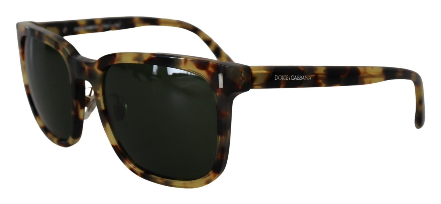 Chic Wayfarer Sunglasses in Havana